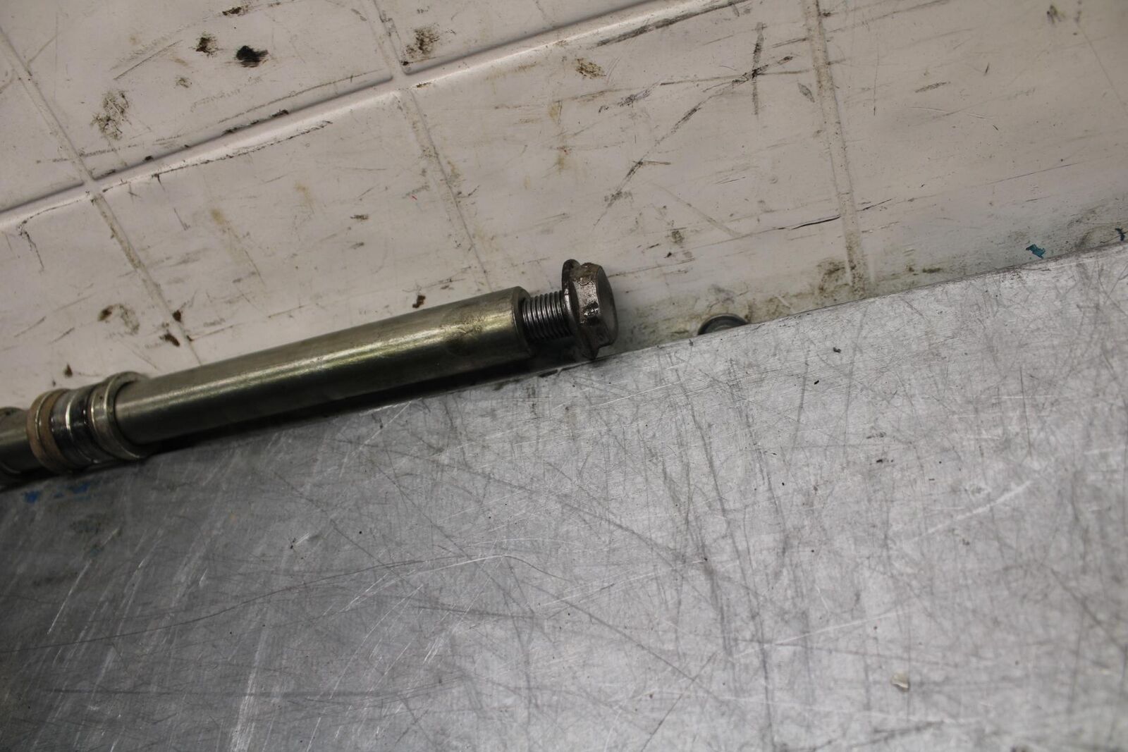 08-16 YAMAHA YZF R6 FRONT WHEEL RIM AXLE PIVOT BOLT 2C0-25181-00-00 BB451