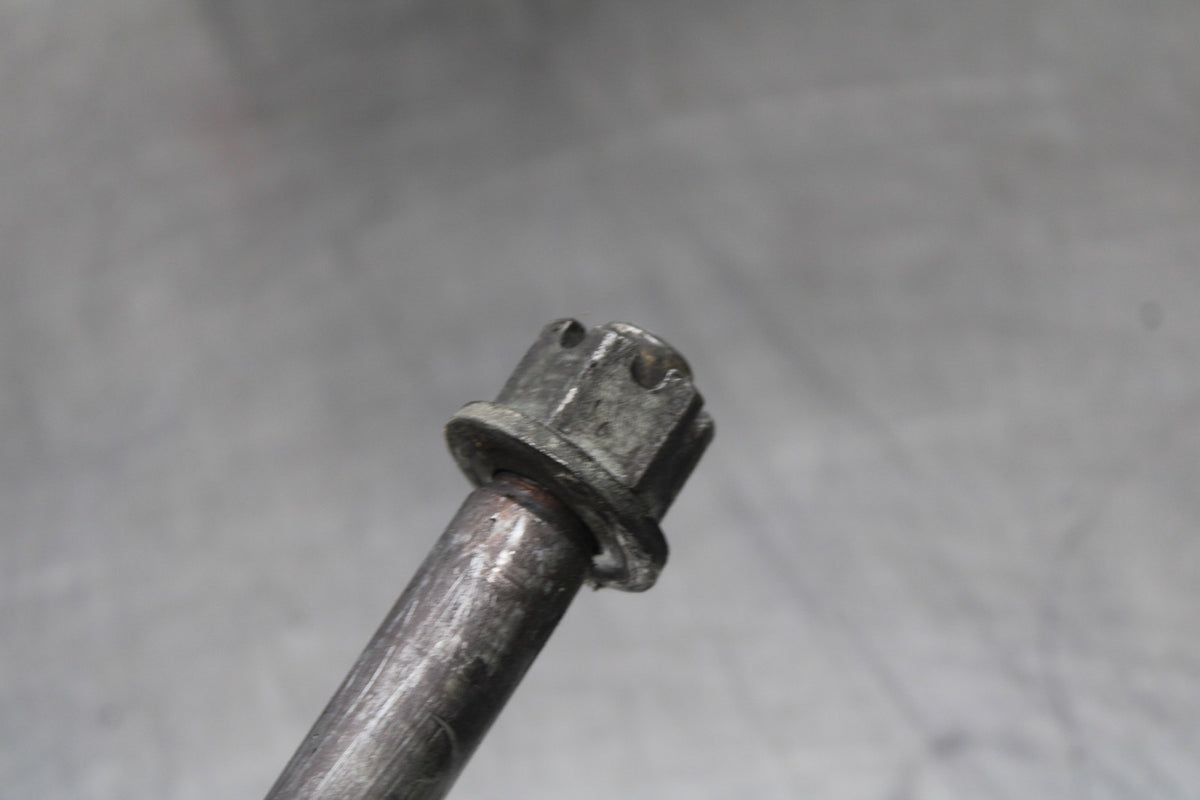 99-00 HARLEY-DAVIDSON ELECTRA GLIDE FLHT REAR AXLE BACK WHEEL RIM BOLT BB805