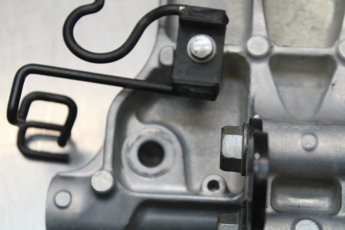 18-26 KAWASAKI Z400 ENGINE MOUNT MOTOR BRACKET BB852