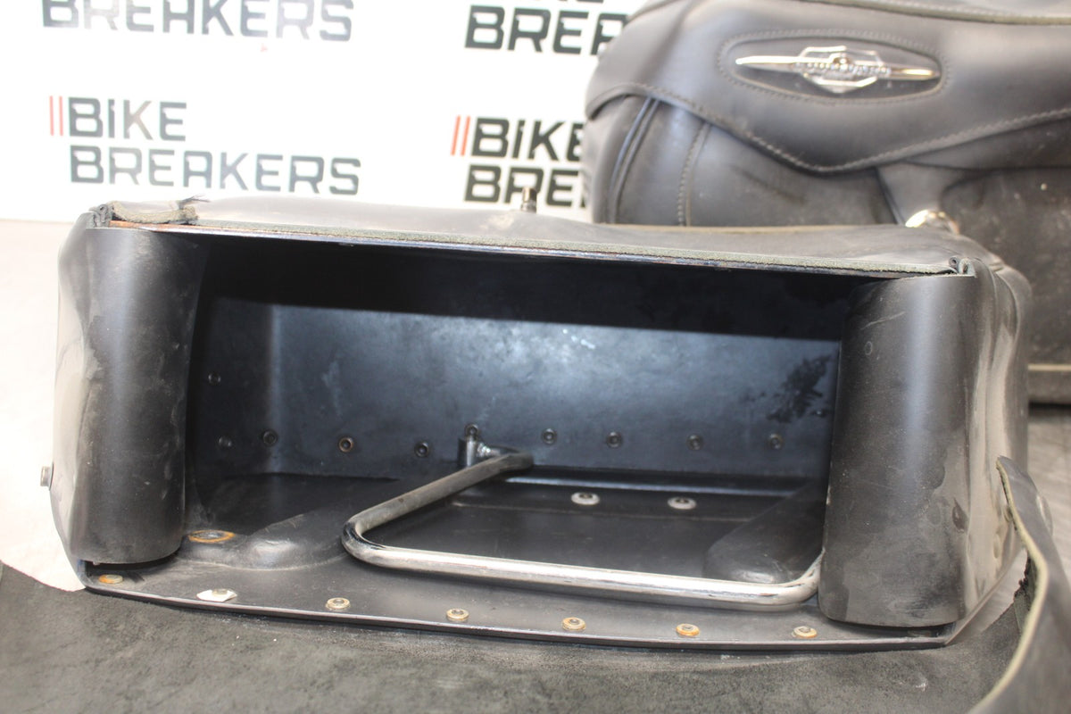 05-09 SUZUKI BOULEVARD C90 SIDE CARGO LUGGAGE SADDLEBAG BAG COMPARTMENT BB918