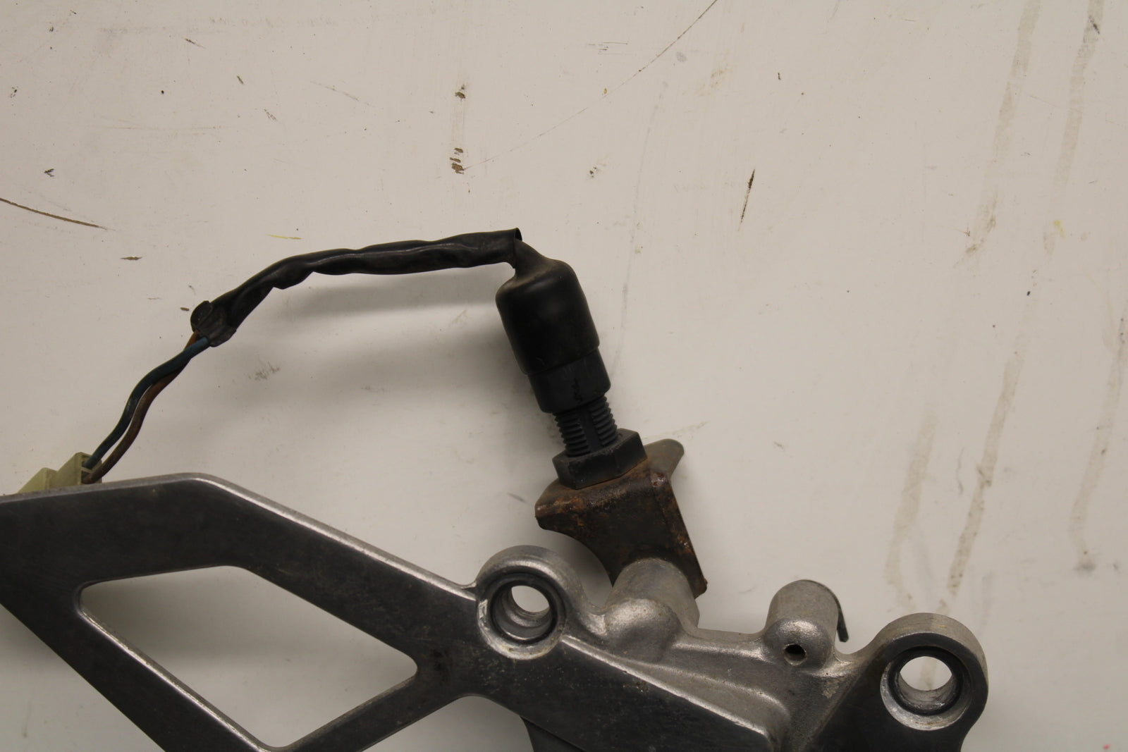 93-94 KAWASAKI NINJA ZX7R RIGHT REARSET REAR SET DRIVER FOOT PEG REST STOP BB124