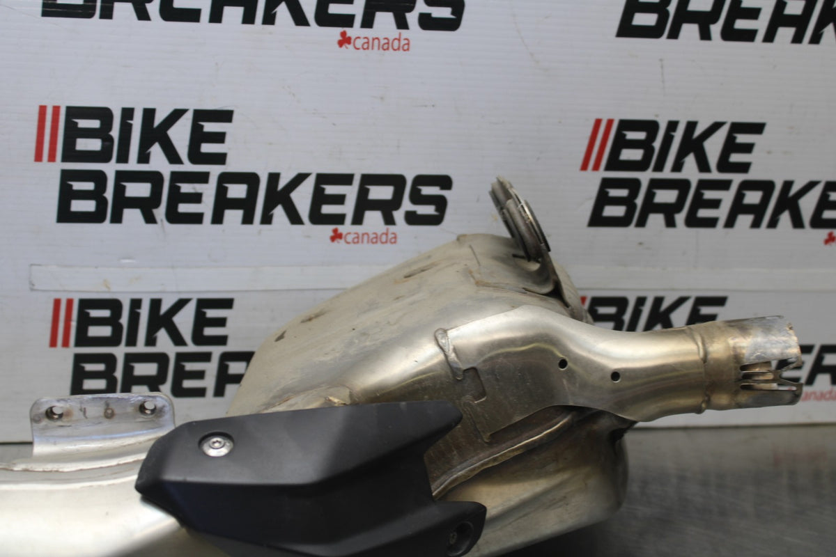 20-23 BMW F900R EXHAUST PIPE MUFFLER SLIP ON CAN SILENCER BB923
