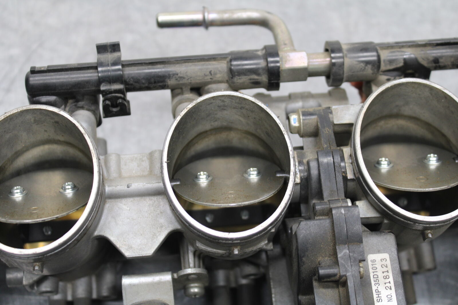 12-13 KAWASAKI Z1000 MAIN FUEL INJECTORS / THROTTLE BODIES BB743