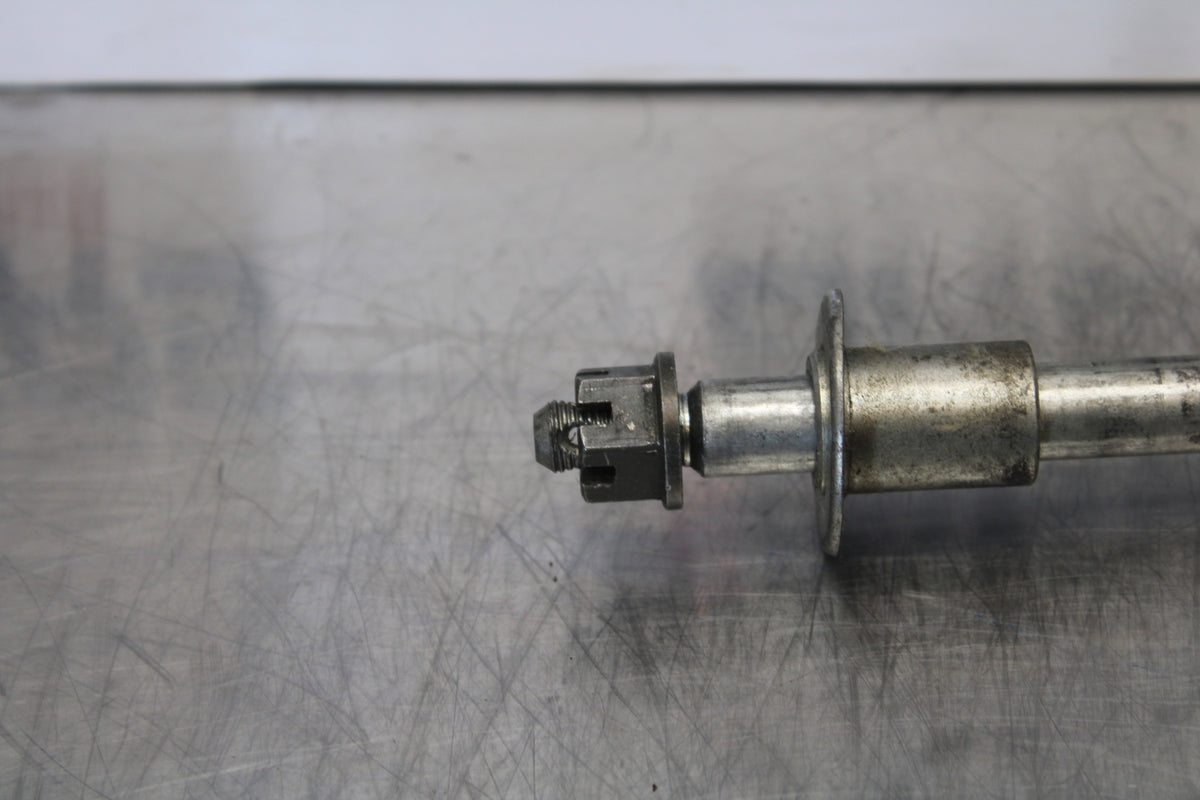 04-09 SUZUKI GS500F FRONT WHEEL RIM AXLE PIVOT BOLT BB165