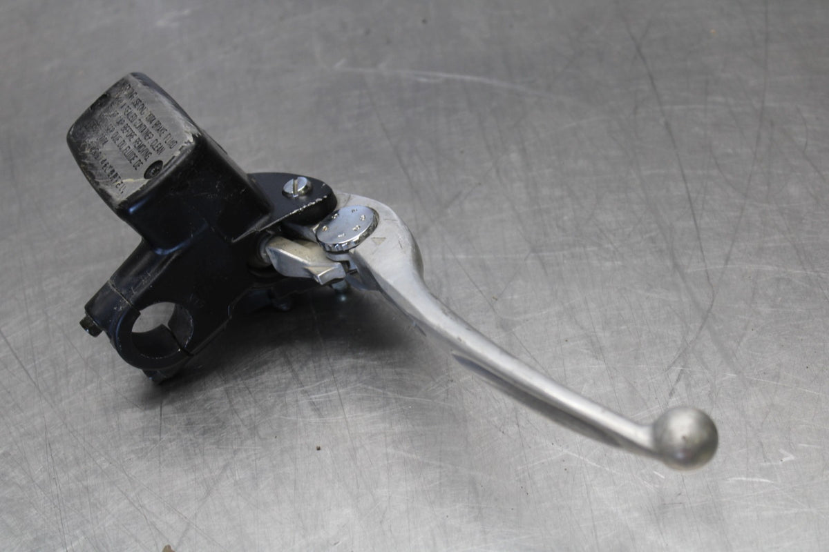 05-06 HONDA CBR600RR FRONT BRAKE MASTER CYLINDER w/ LEVER BB893