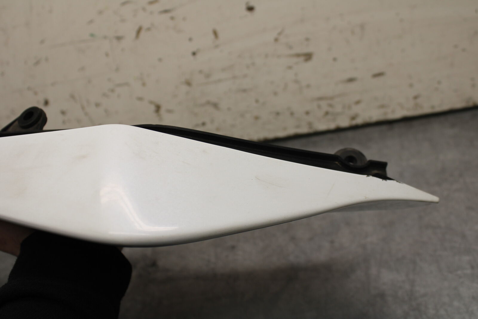 15-16 HONDA CB300F RIGHT REAR BACK TAIL FAIRING COWL SHROUD BB740