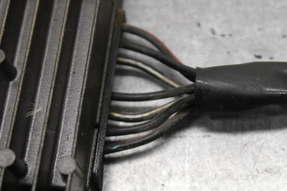 05-06 SUZUKI BOULEVARD M50 RECTIFIER VOLTAGE REGULATOR 32800-47H00 BB671
