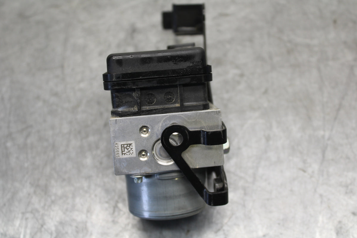 22-24 YAMAHA XSR900 ABS PUMP UNIT MODULE BB683