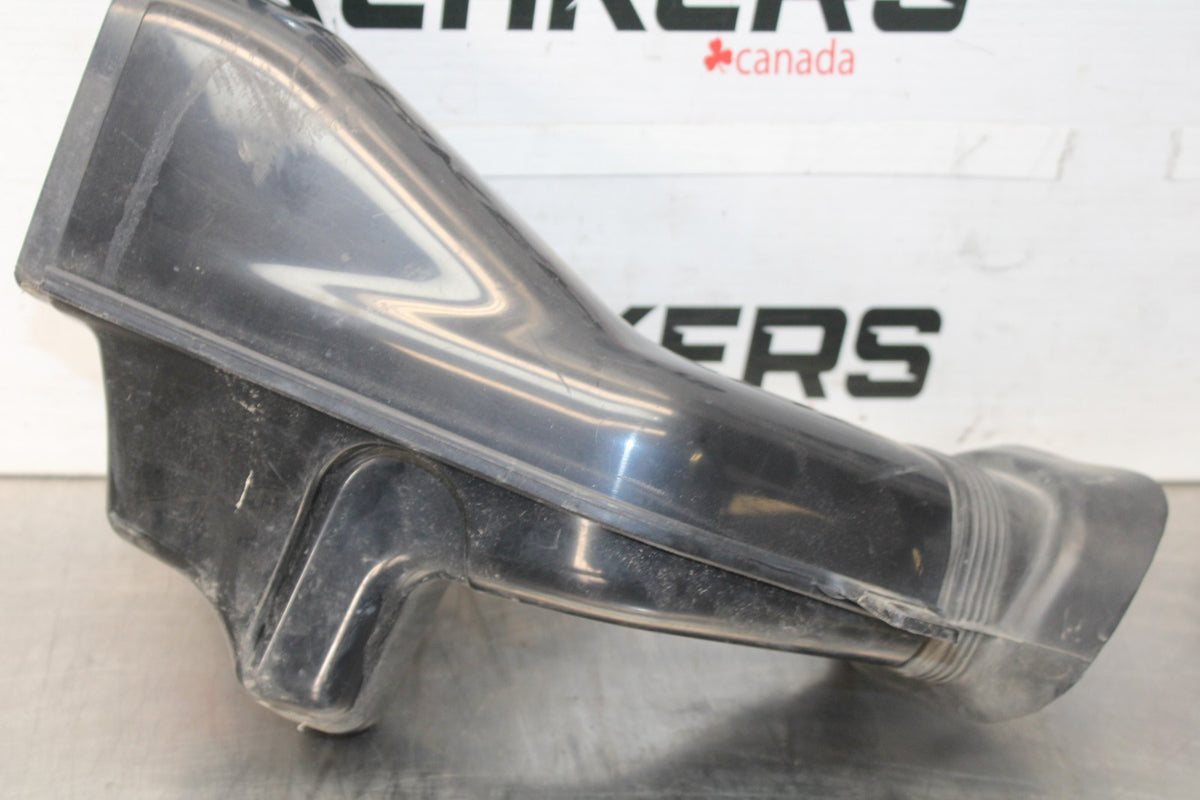 97-00 SUZUKI GSXR600 SRAD LEFT RAM AIR INTAKE DUCT TUBE BB921