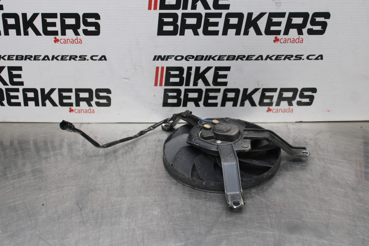 22 KAWASAKI NINJA 1000SX ENGINE RADIATOR COOLING FAN BB780