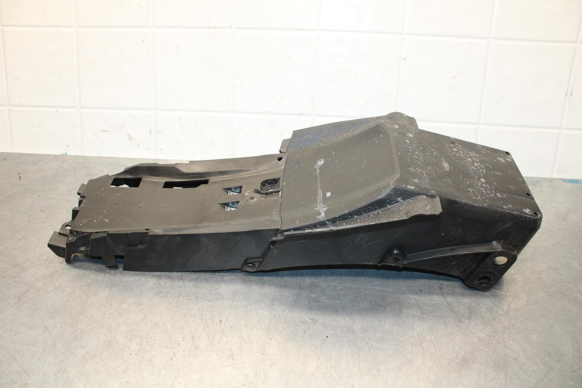 22-23 YAMAHA YZF R7 REAR BACK TAIL UNDERTAIL BATTERY TRAY PLASTIC BB583