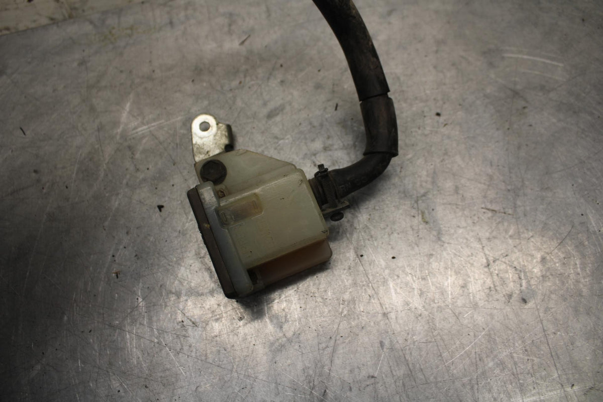 1994 Suzuki GSXR750W REAR BACK BRAKE MASTER CYLINDER W RESERVOIR BB17