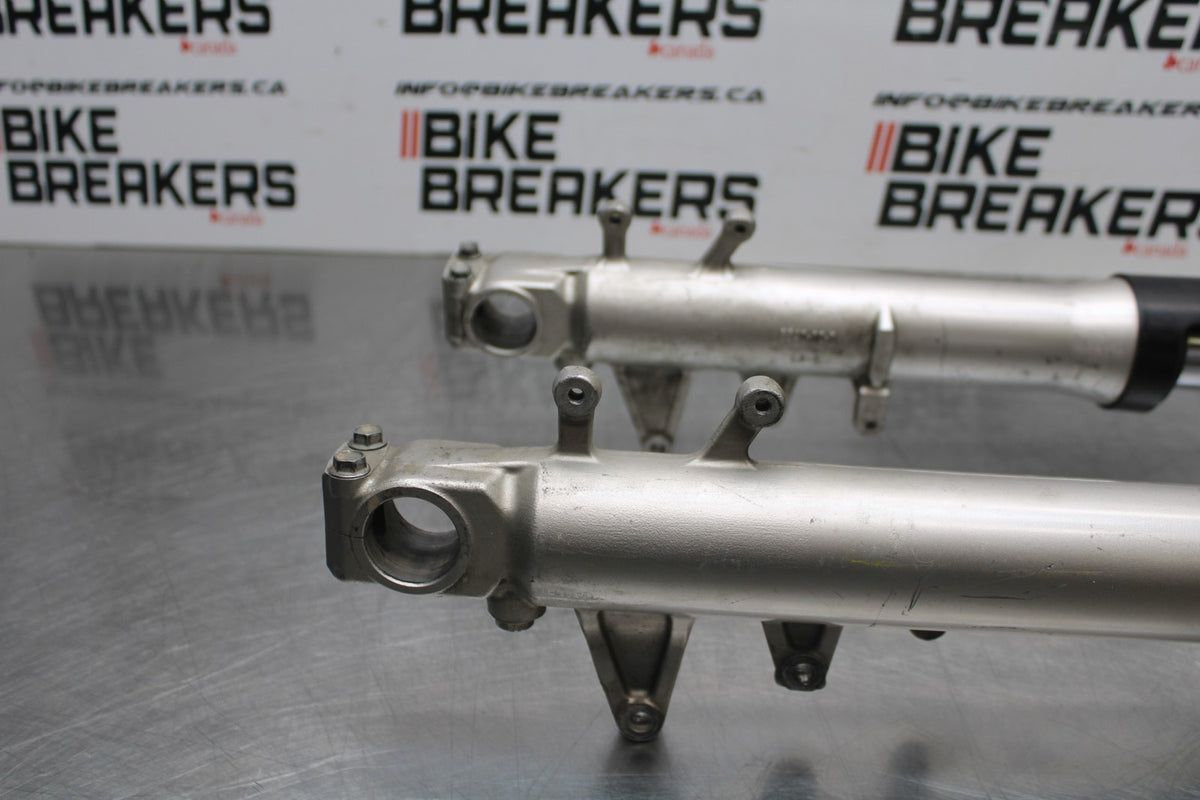 02 SUZUKI GSXR600 COMPLETE FRONT END FORKS SUSPENSION TRIPLE TREES  BB00