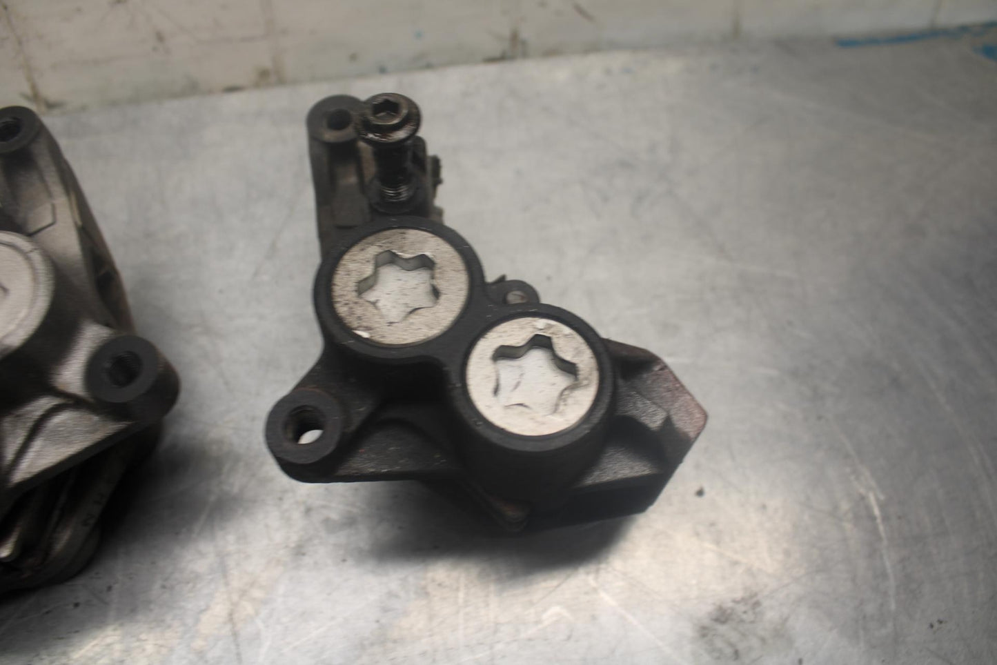 18-20 YAMAHA MT-07  RIGHT LEFT FRONT BRAKE CALIPER SET PAIR CALIPERS BB457