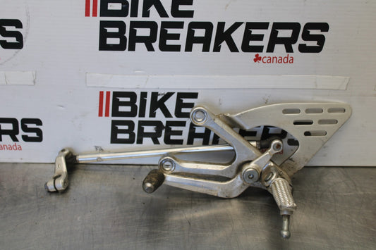 05 YAMAHA YZF R6 LEFT REARSET REAR SET FOOT PEG W SHIFTER BB894