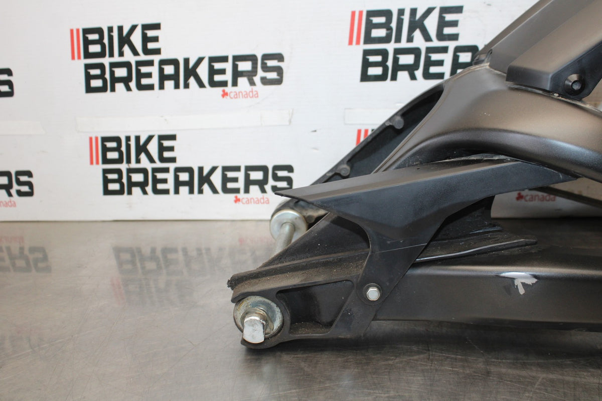 15-17 YAMAHA FJ09 REAR SWINGARM BACK SUSPENSION SWING ARM BB906