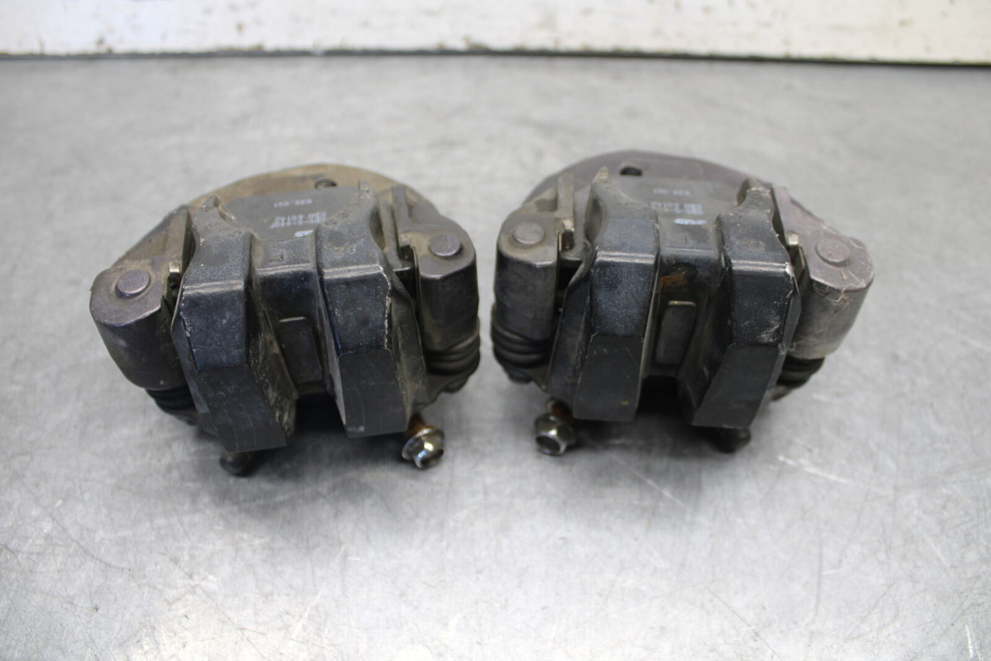 85-86 SUZUKI MADURA 1200 RIGHT LEFT FRONT BRAKE CALIPER SET PAIR CALIPERS  BB691