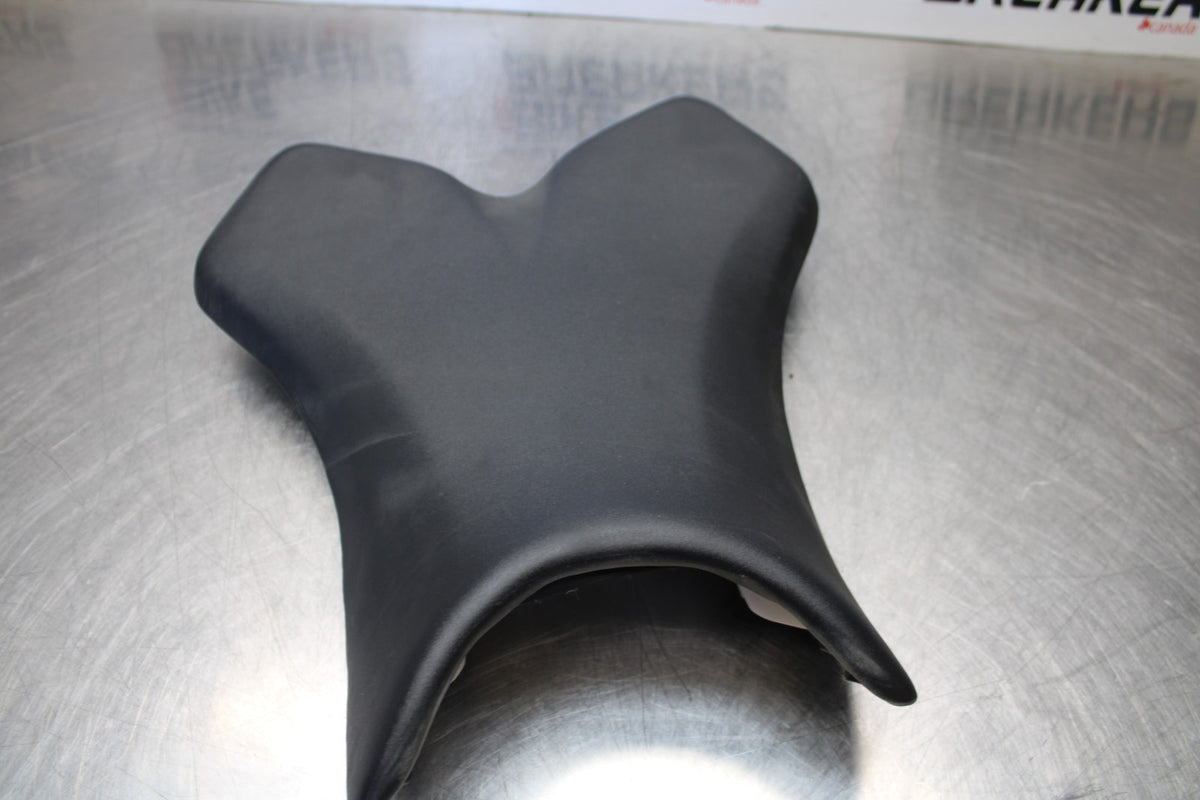 04-05 YAMAHA YZF R1 FRONT DRIVERS SEAT PAD SADDLE PILLION BB173