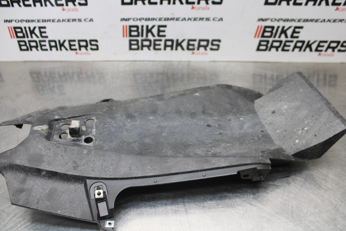24 KAWASAKI NINJA 500 ABS REAR BACK TAIL UNDERTAIL FAIRING COWL FENDER BB818