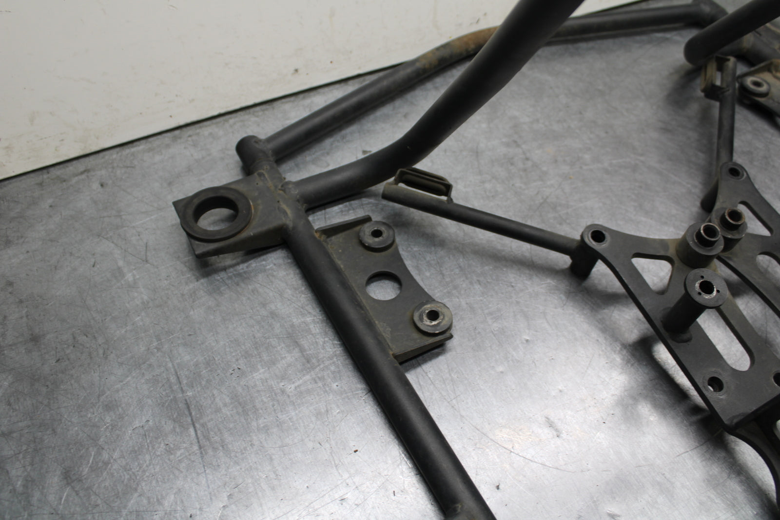 03-08 KAWASAKI VULCAN 1600 SADDLEBAG SUB FRAME STAY MOUNTS BB754