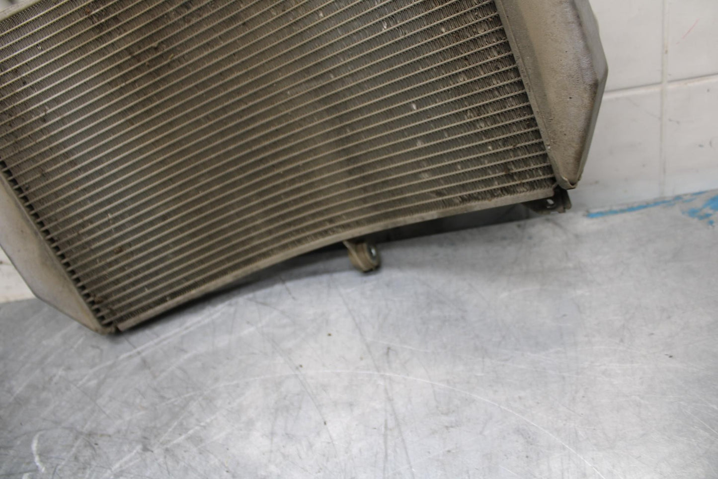 18 YAMAHA YZF R1  ENGINE RADIATOR MOTOR COOLER COOLING RADIATER BB473