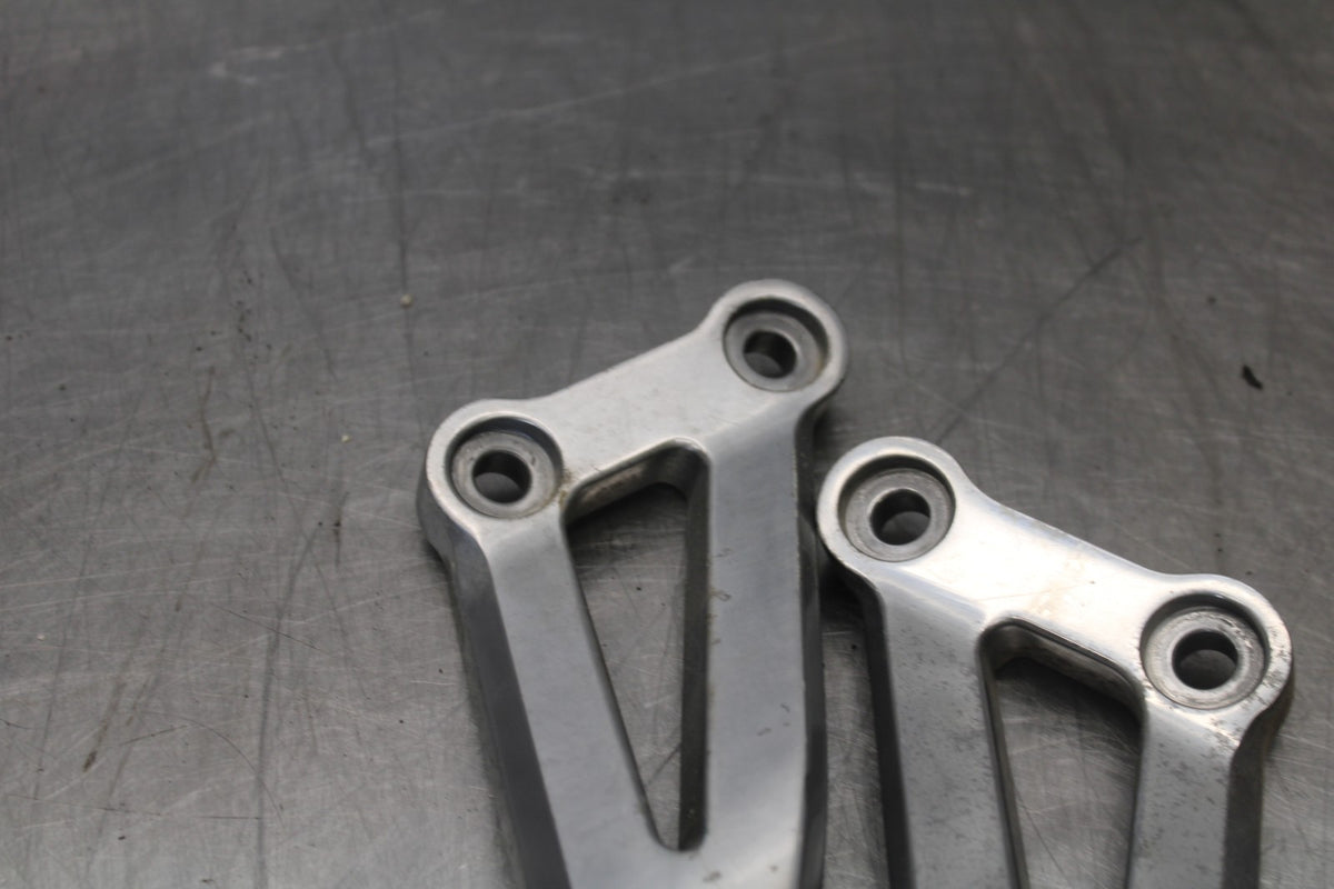 00-05 KAWASAKI NINJA ZX12R REAR BACK PASSENGER PEG SET PAIR BB892