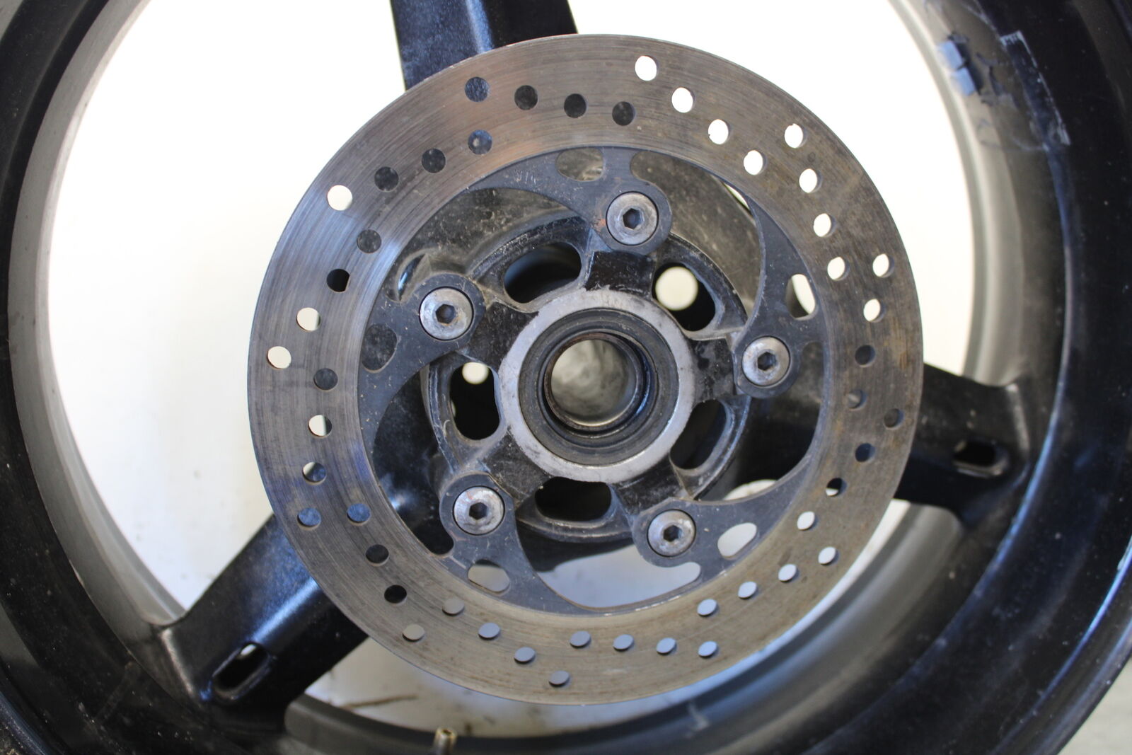 05-06 SUZUKI GSXR1000 REAR WHEEL BACK RIM BB677