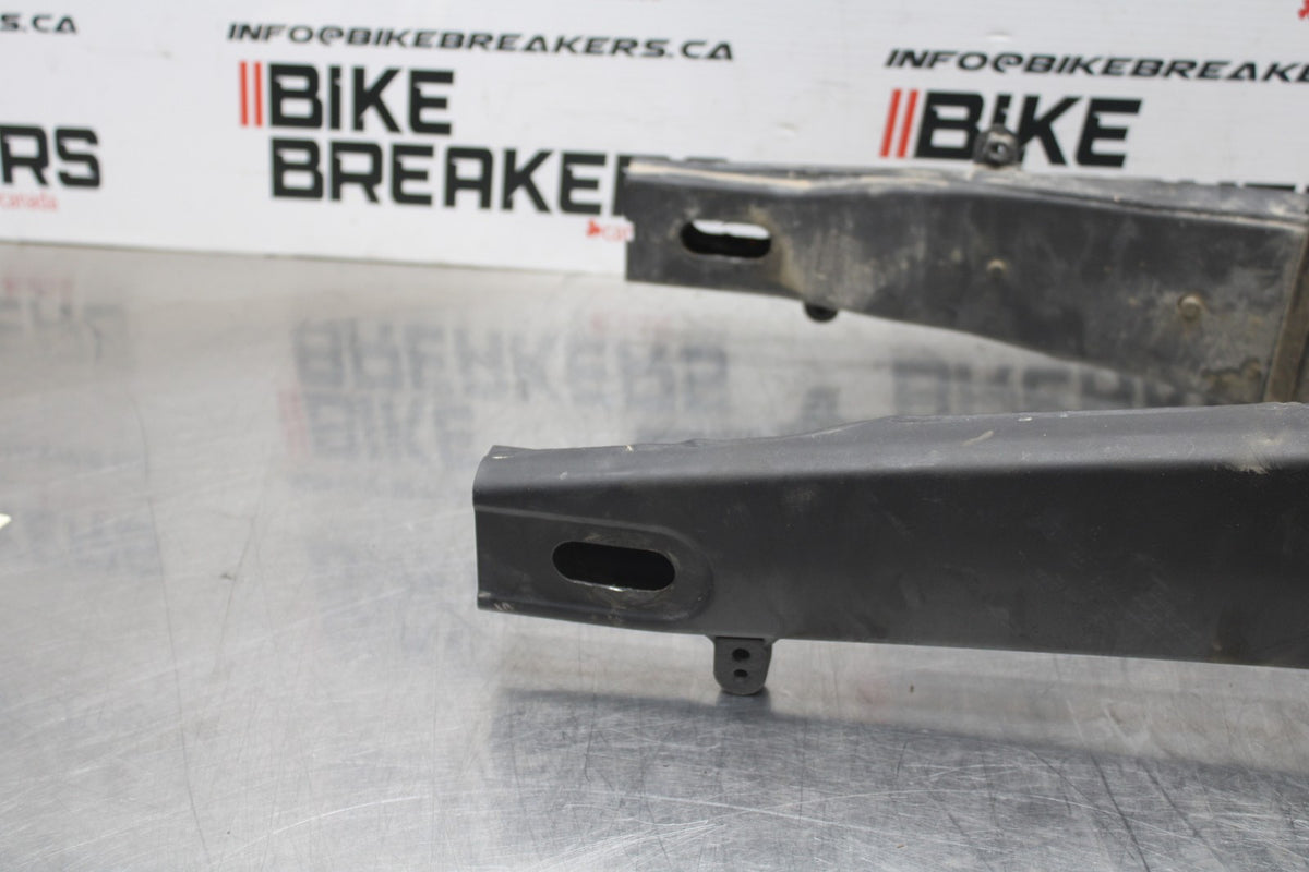 17-18 YAMAHA YZF R3 REAR SWINGARM BACK SUSPENSION SWING ARM BB788