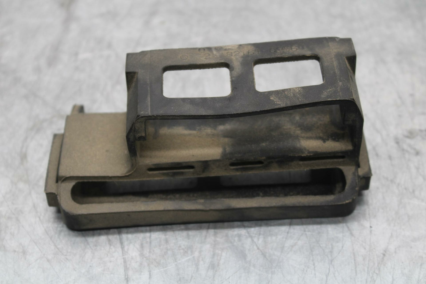 19-20 KAWASAKI NINJA ZX6R ECU CONTROLLER UNIT  ECM HOLDER SUPPORT RUBBER  BB419