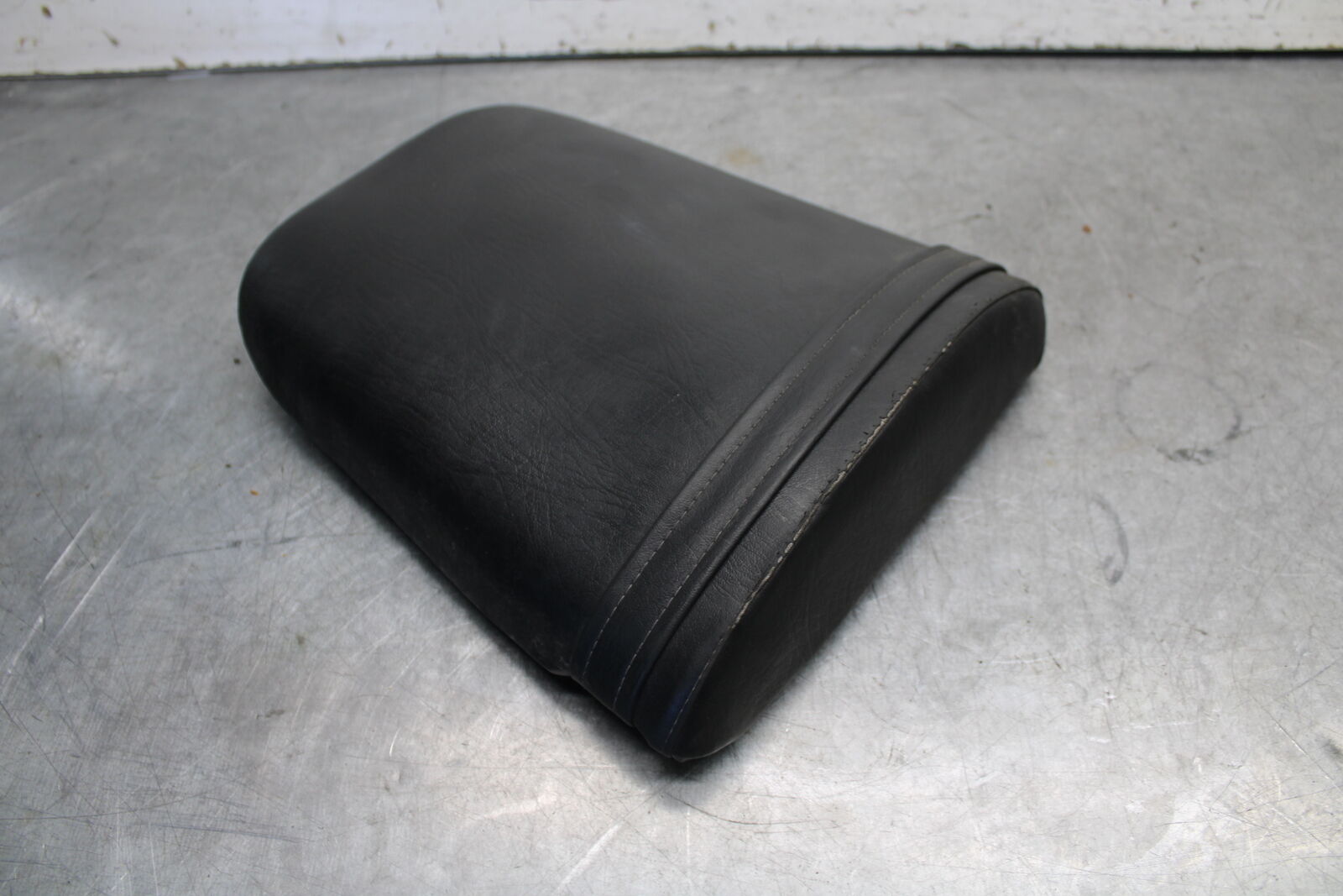 07-12 HONDA CBR600RR REAR BACK PASSENGER TANDEM SEAT PAD SADDLE PILLION BB672