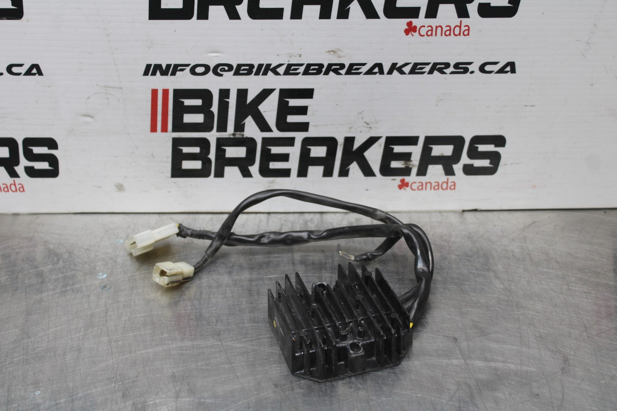 13-16 KTM 390 DUKE RECTIFIER VOLTAGE REGULATOR BB815