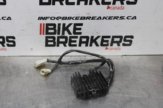 13-16 KTM 390 DUKE RECTIFIER VOLTAGE REGULATOR BB815