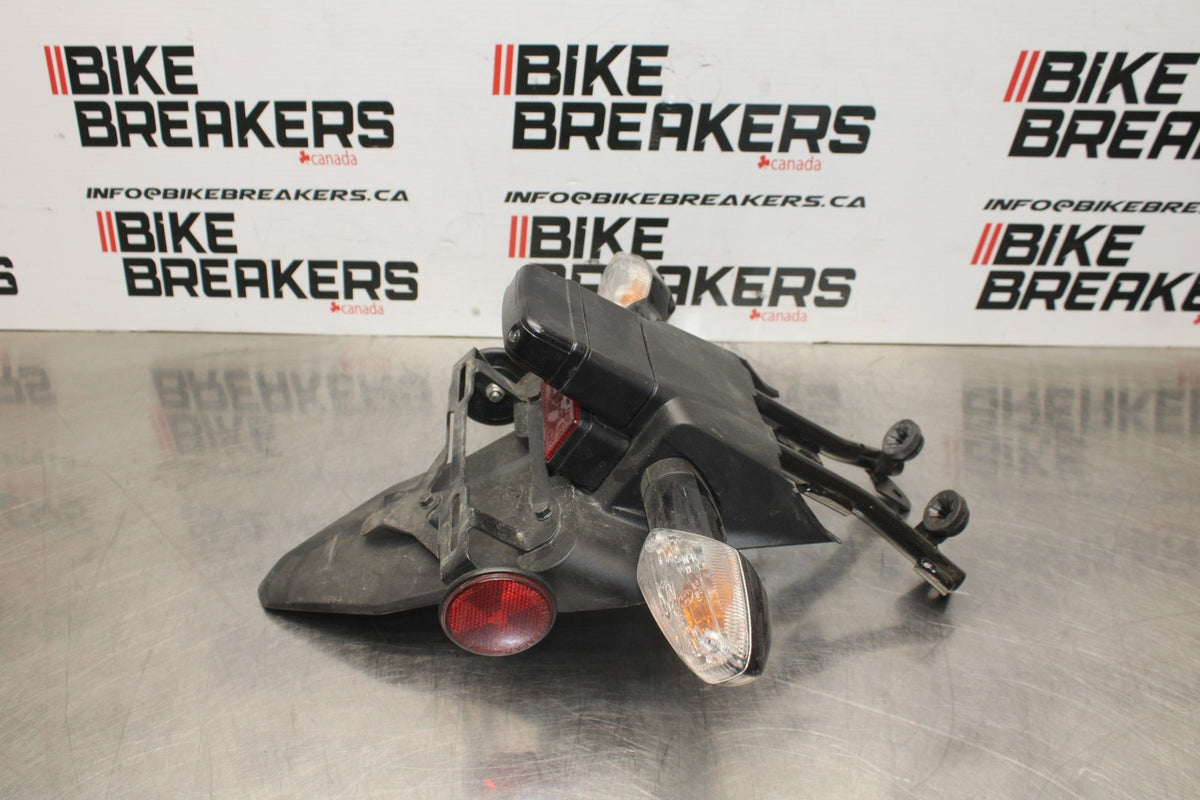 15-19 HONDA CBR300R REAR BACK FENDER MUD GUARD BB800