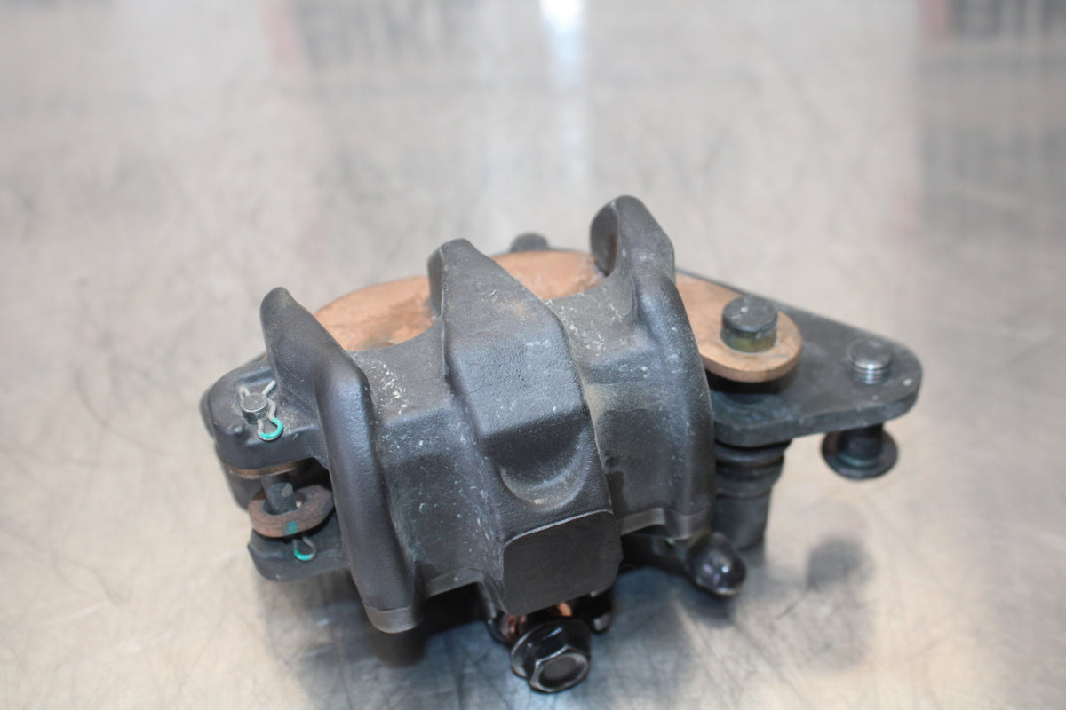 23 YAMAHA YZF R3 RIGHT FRONT BRAKE CALIPER BB147