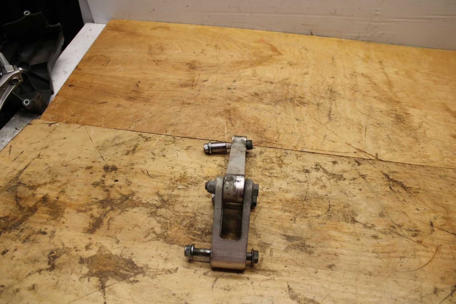 07-08 YAMAHA YZF R1 REAR DOGBONE SHOCK LINKAGE LINK BB333