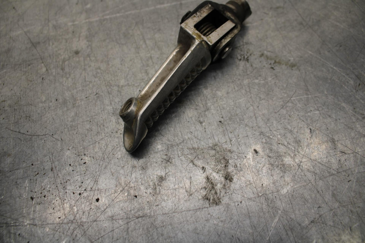 2002 Suzuki GSXR1000 LEFT FRONT FOOT REST PEG STEP 43526-35F00 BB73