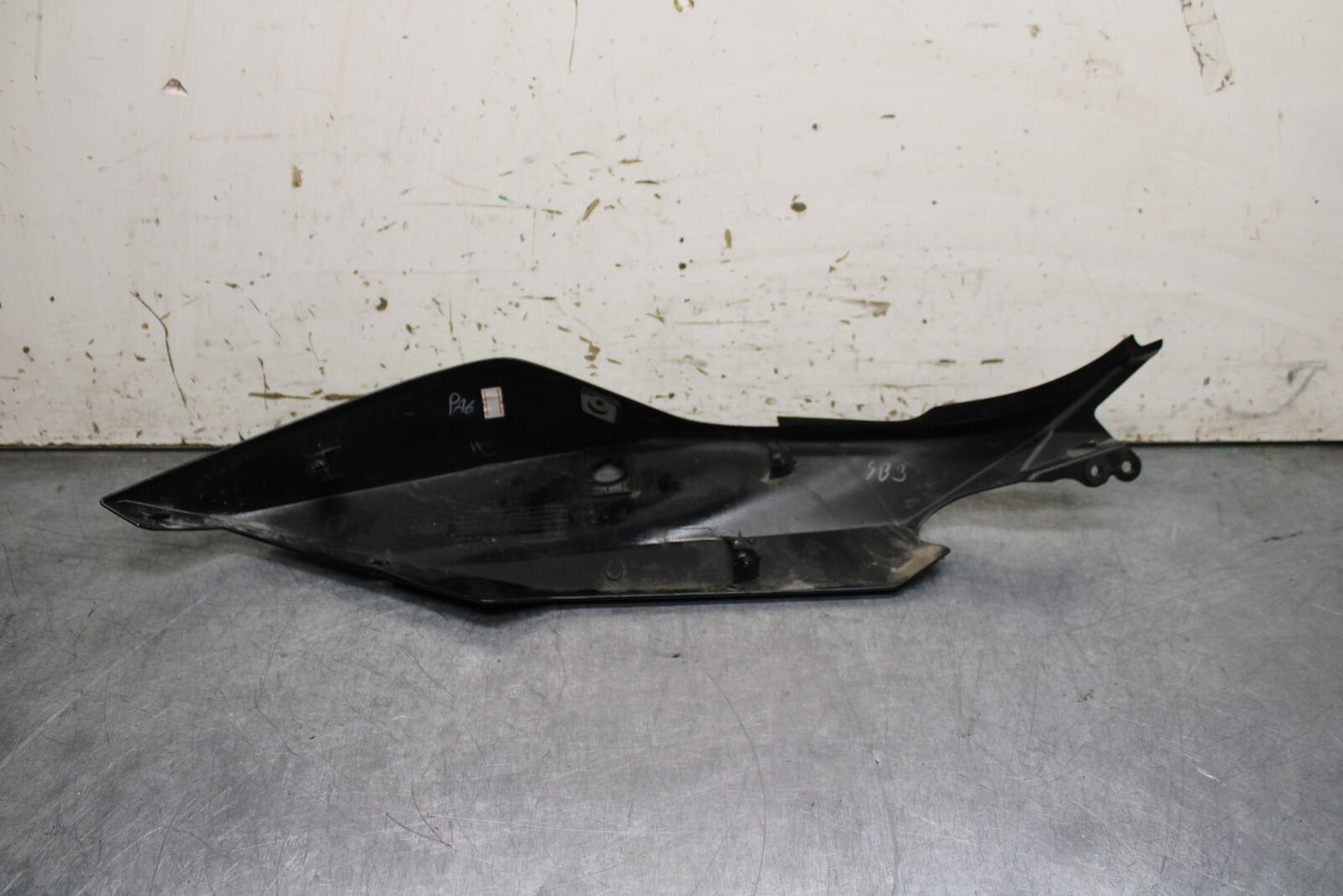 19-22 KAWASAKI Z400 LEFT REAR BACK TAIL FAIRING COWL SHROUD BB738