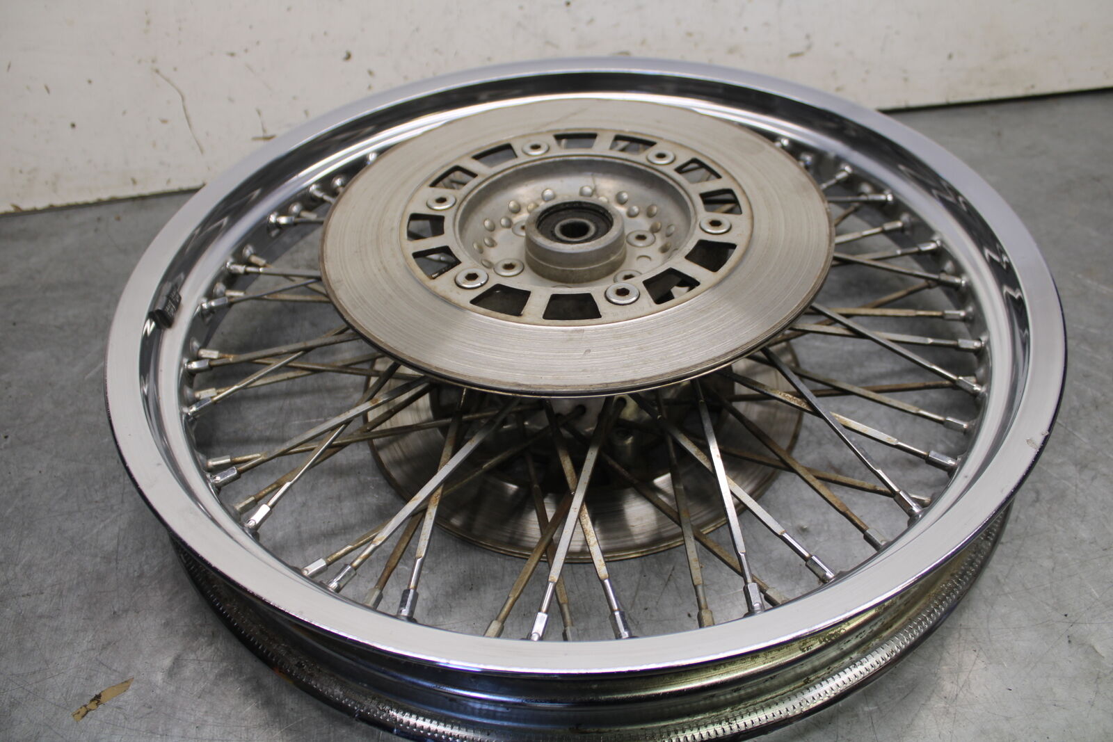 85-86 SUZUKI MADURA 1200 FRONT WEHHEL FRONT RIM  BB691