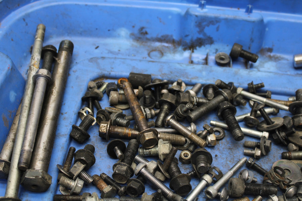 08 YAMAHA V STAR 1100 XVS1100AW CLASSIC MOUNTING BOLTS HARDWARE BB916