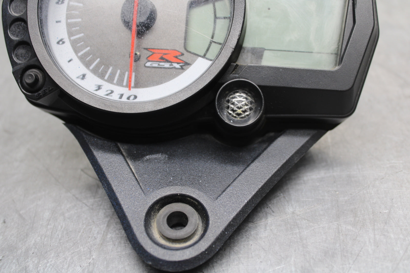 08-10 SUZUKI GSXR 600 SPEEDO TACH GAUGES DISPLAY CLUSTER SPEEDOMETER  BB753