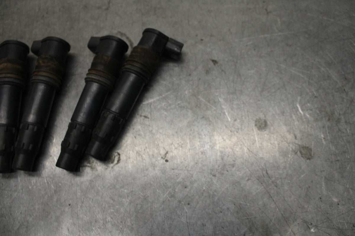 05-06 SUZUKI GSXR1000 IGNITION COILS COIL SPARK PLUG CAPS 33410-35F10 BB677