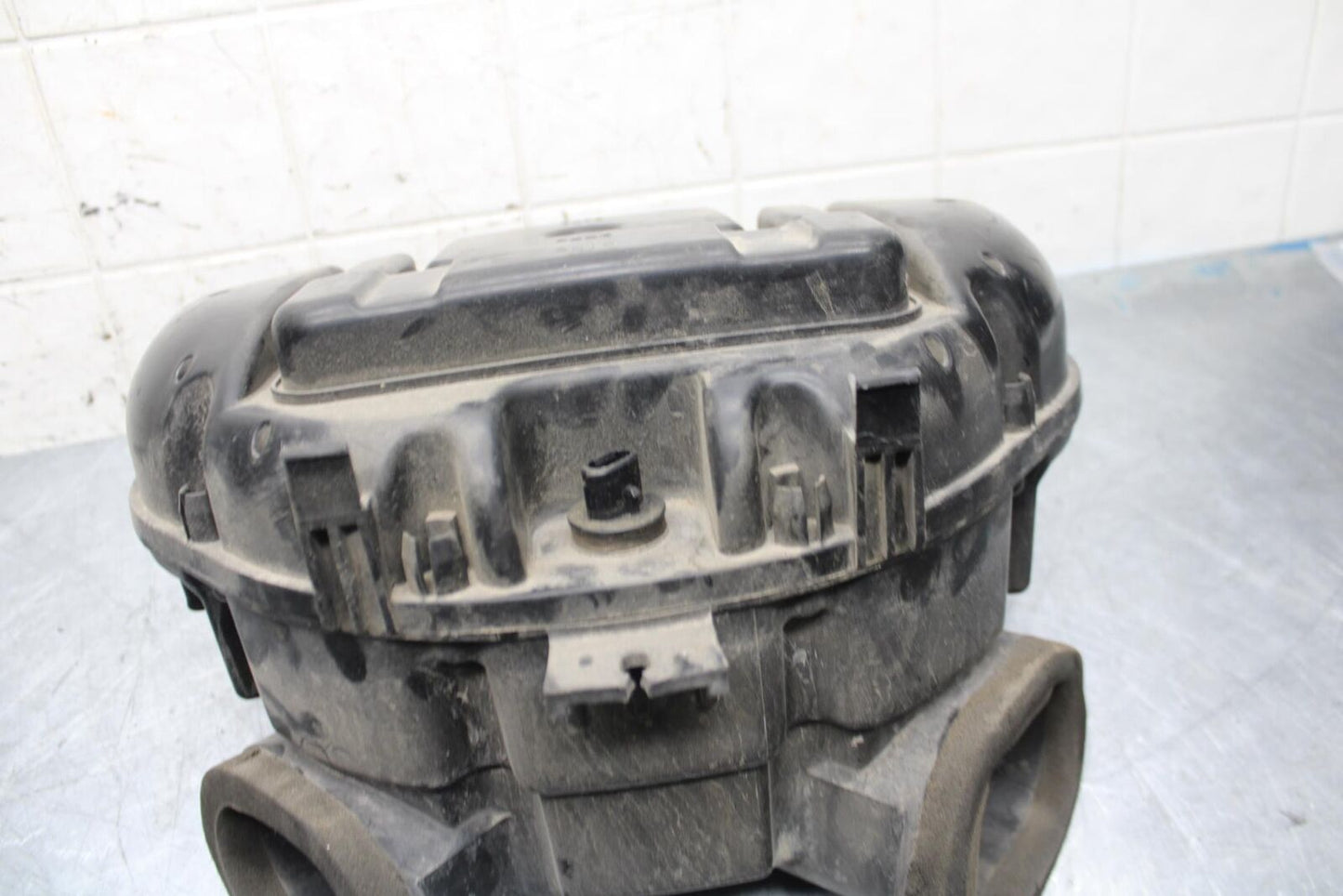 06-07 SUZUKI GSXR 600 AIRBOX AIR INTAKE FILTER BOX 01H0 BB499