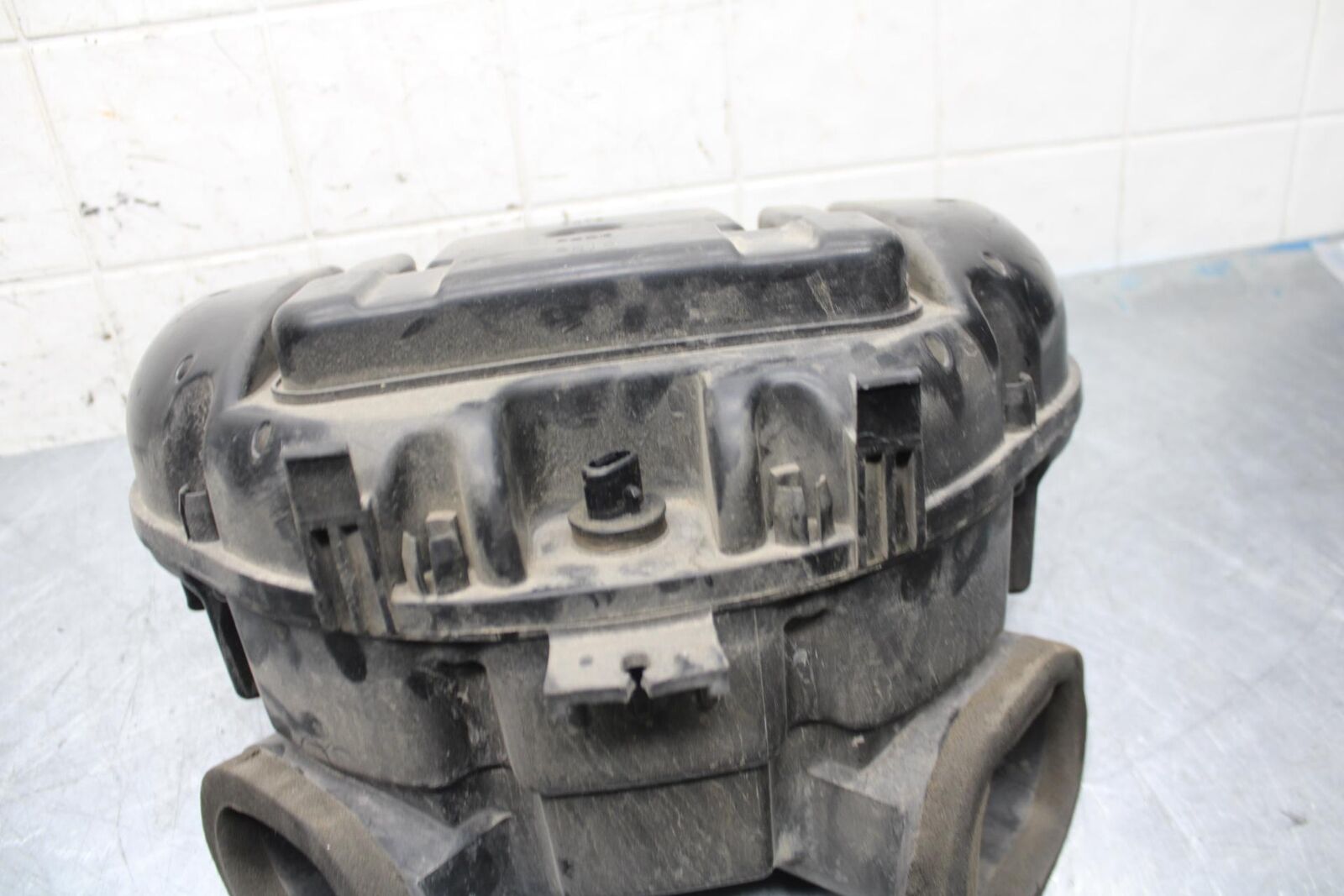 06-07 SUZUKI GSXR 600 AIRBOX AIR INTAKE FILTER BOX 01H0 BB499