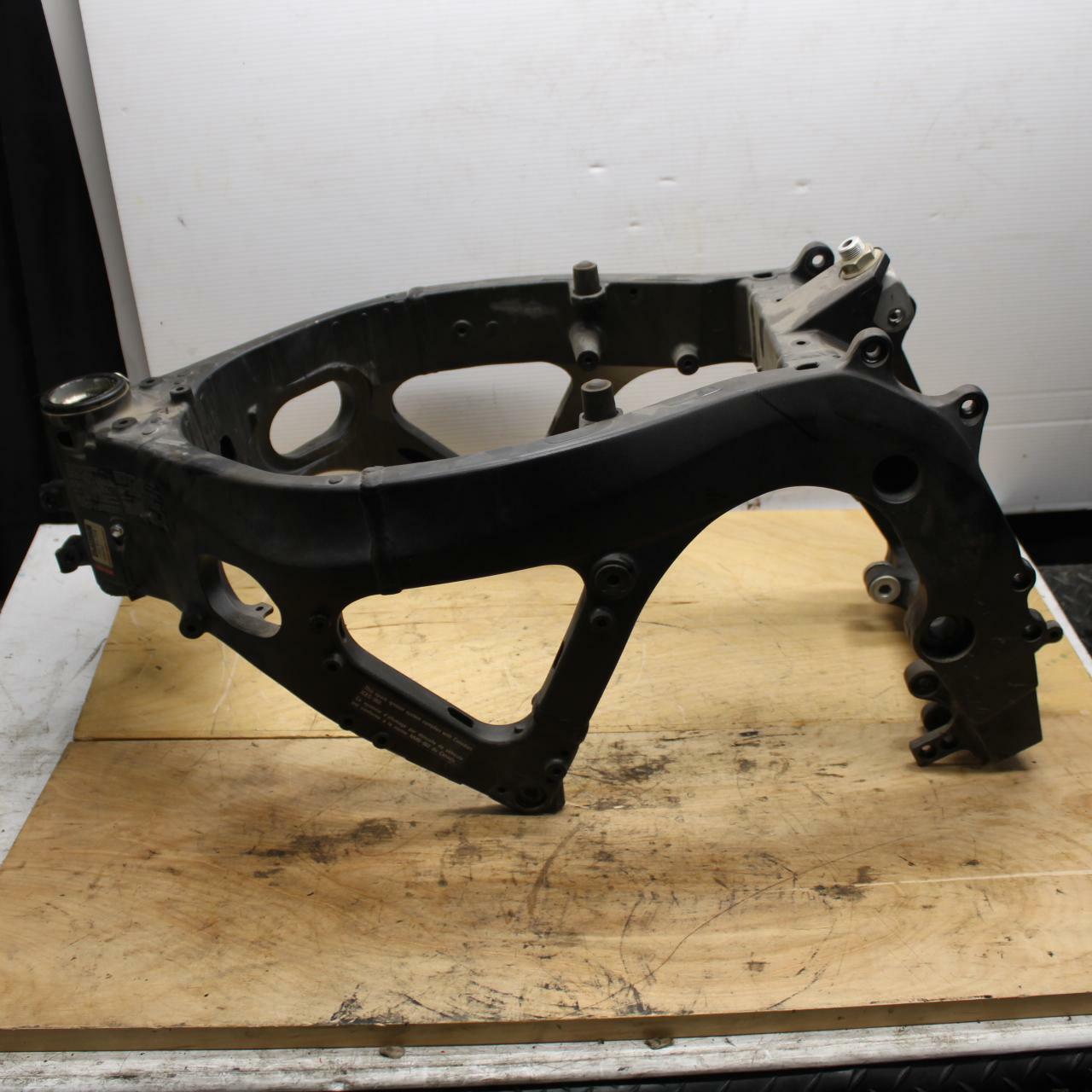11-17 SUZUKI GSXR750 FRAME CHASSIS BB320