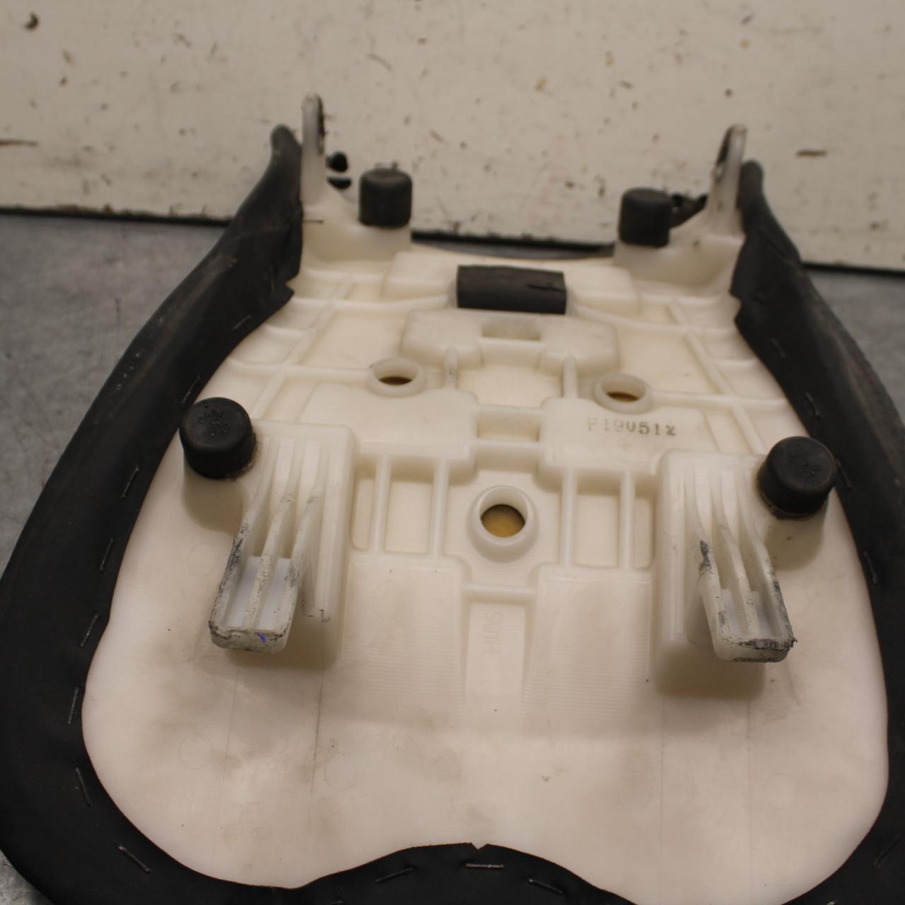 06-07 SUZUKI GSXR750 FRONT DRIVERS SEAT PAD SADDLE PILLION 45100-01H00-6BY BB645