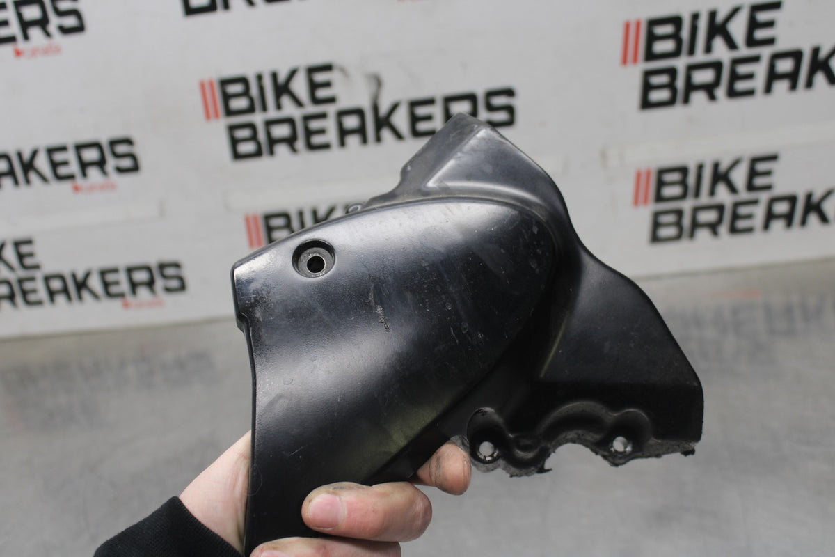 23 KAWASAKI Z900RS ENGINE SPROCKET COVER BB935