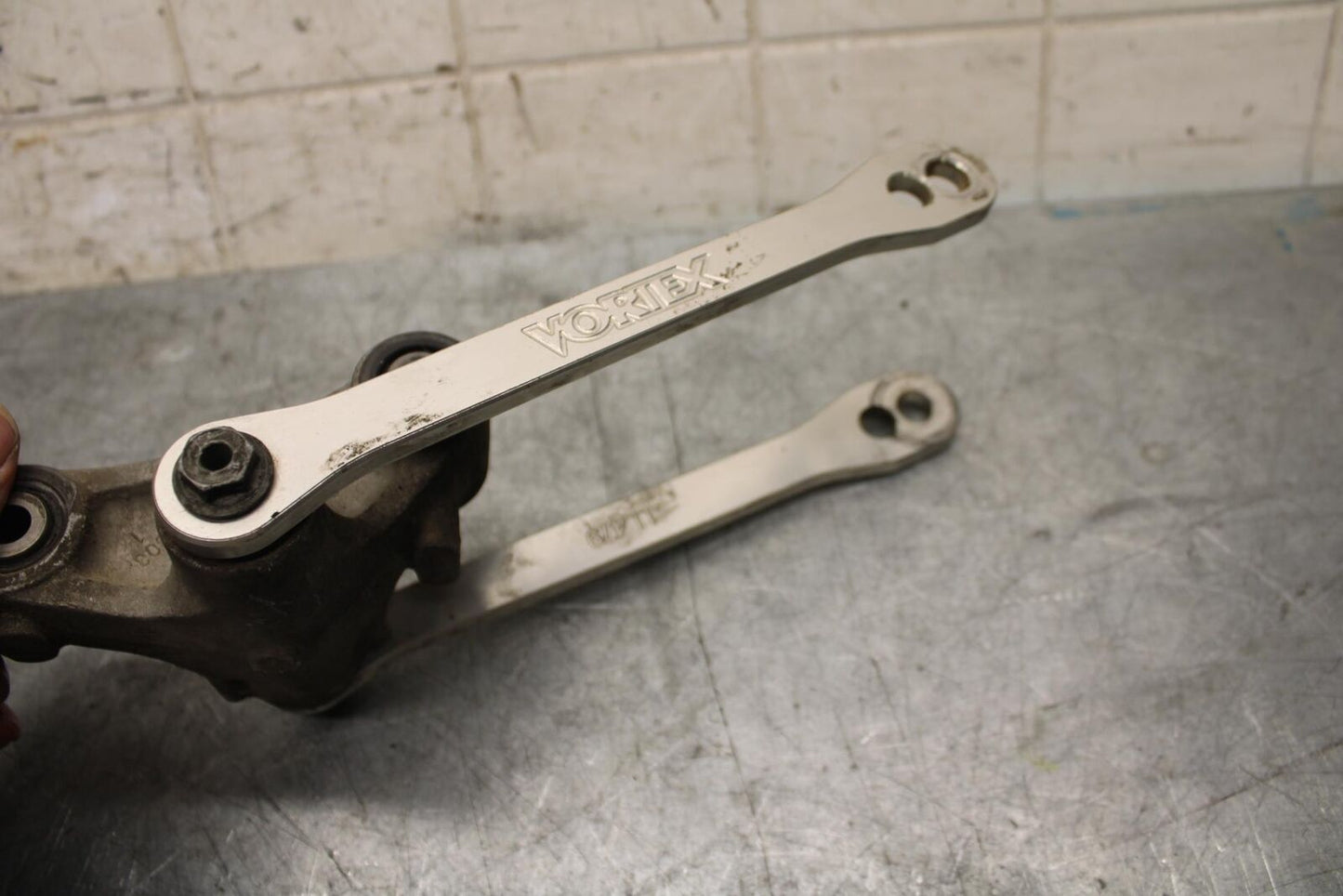 2009 Kawasaki Ninja ZX6R VORTEX DOGBONE SHOCK LINKAGE LINK 39007-0006 BB44