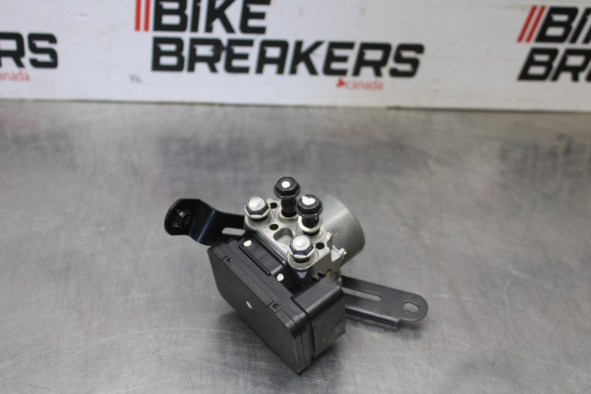 23-26 KAWASAKI NINJA ZX4RR ABS PUMP UNIT MODULE BB898