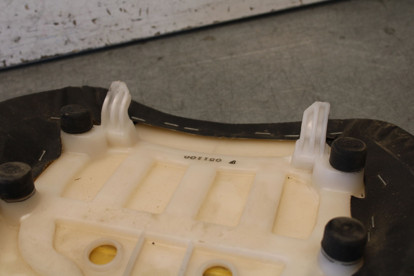 11-24 SUZUKI GSXR750 FRONT DRIVERS SEAT PAD SADDLE PILLION BB687