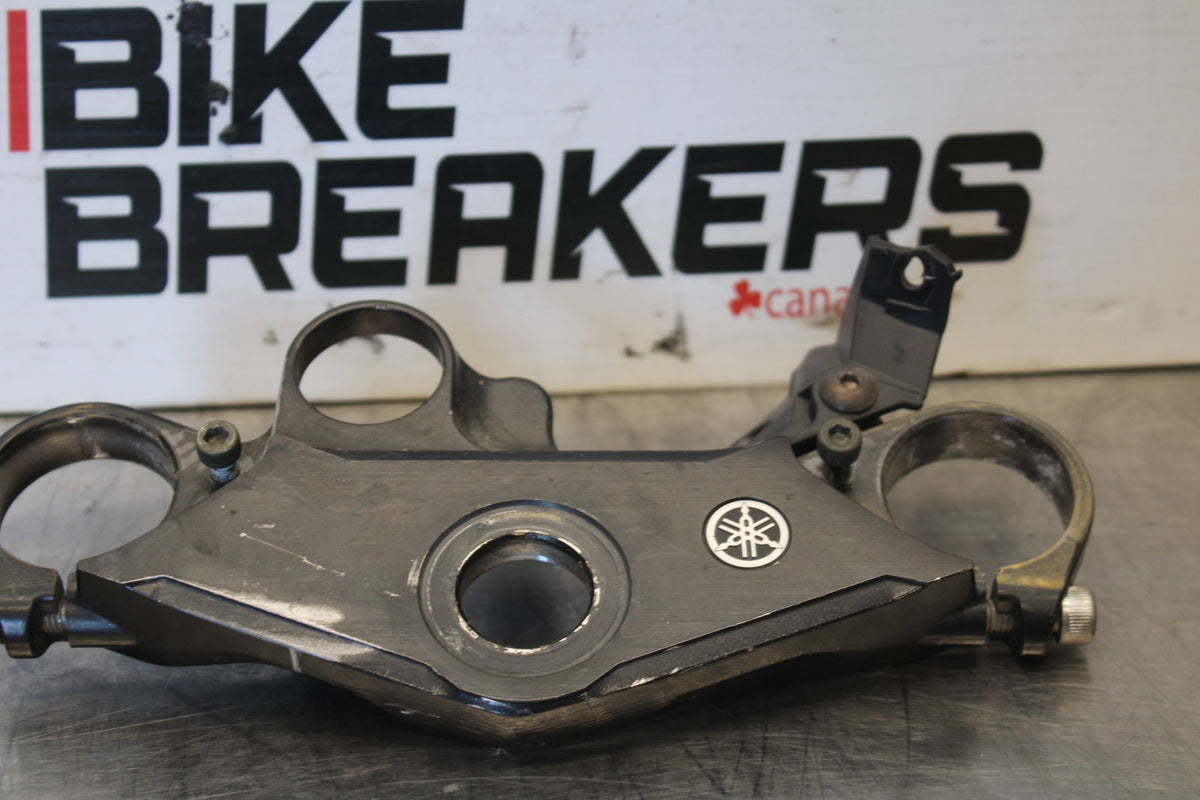 03-04 YAMAHA YZF R6 FORKS UPPER TRIPLE TREE CLAMP BB890